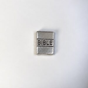 Charm Bíblia Prateada